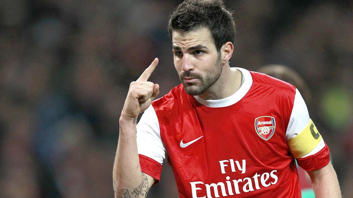 Cesc Fabregas, một trong những cầu thủ chuyền bóng xuất sắc