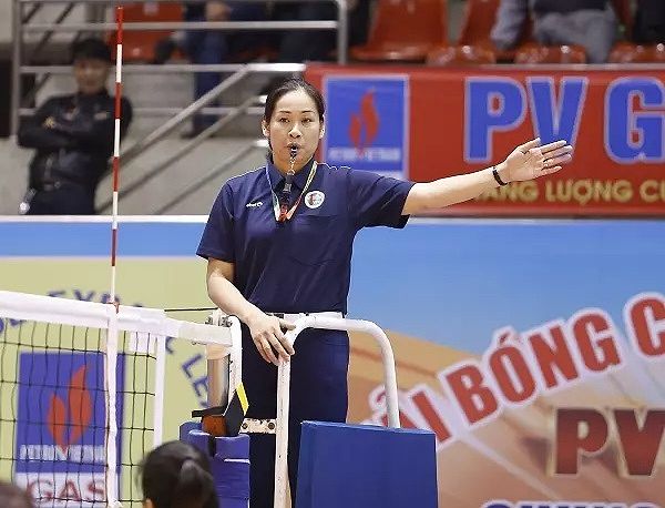 Ký hiệu tay của trọng tài bóng chuyền