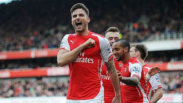 Olivier Giroud chơi không chiến vô cùng tốt nhờ chiều cao lên tới 1,92m